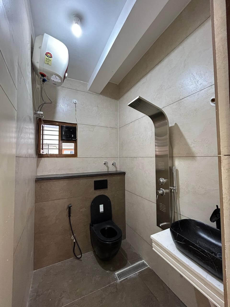 INTERIOR 2